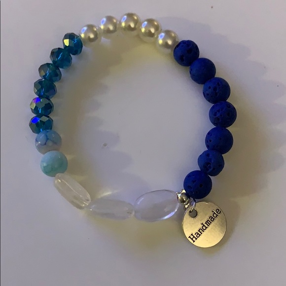 Assorted Handmade bracelets. - Picture 2 of 10